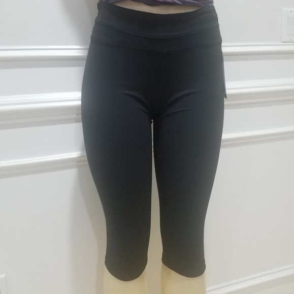 Capri Leggings - Picture 2 of 5